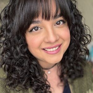 Meet your Posher, Cassandra